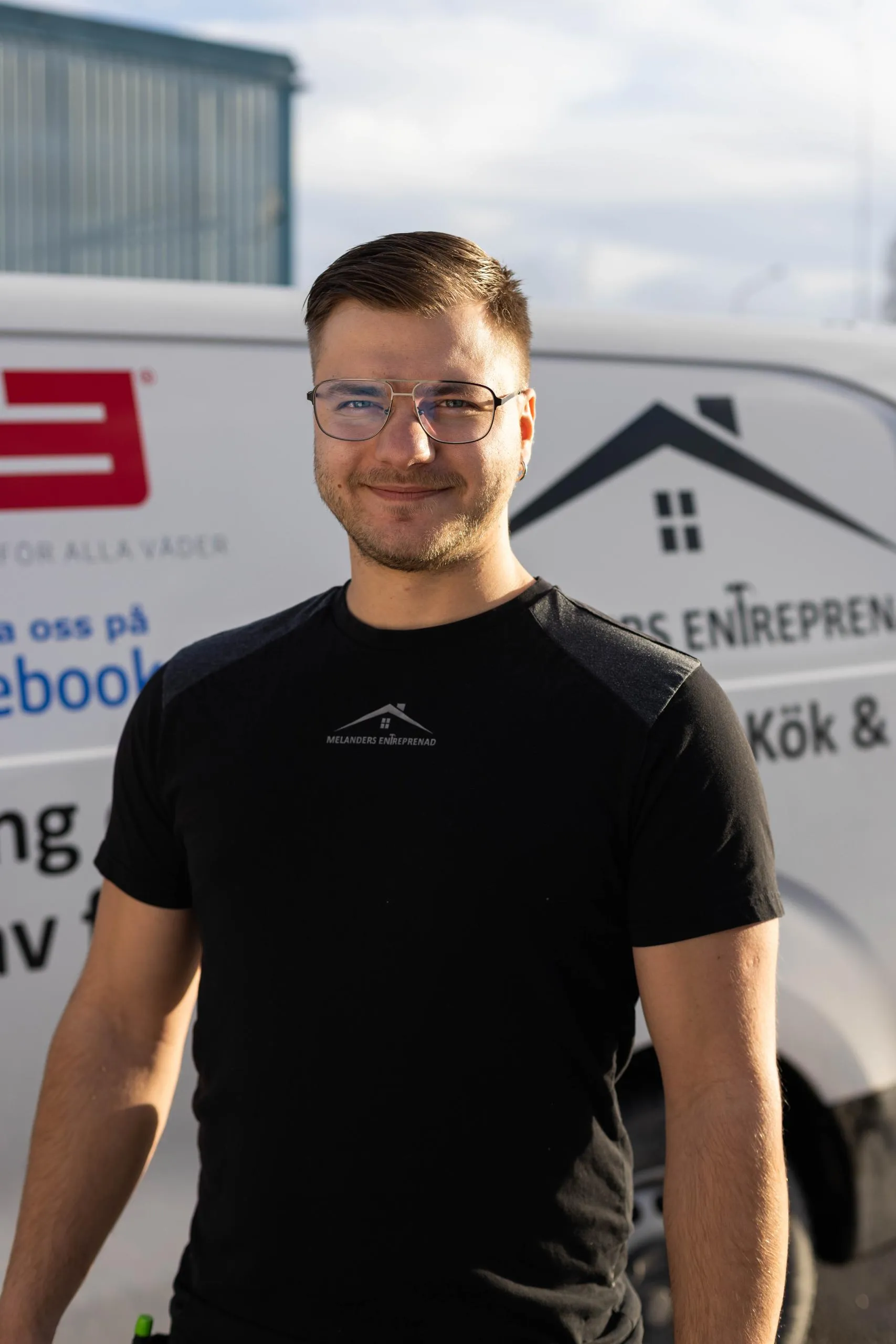 Paulius Klergeris, Byggnadsarbetare på Melanders Entreprenad